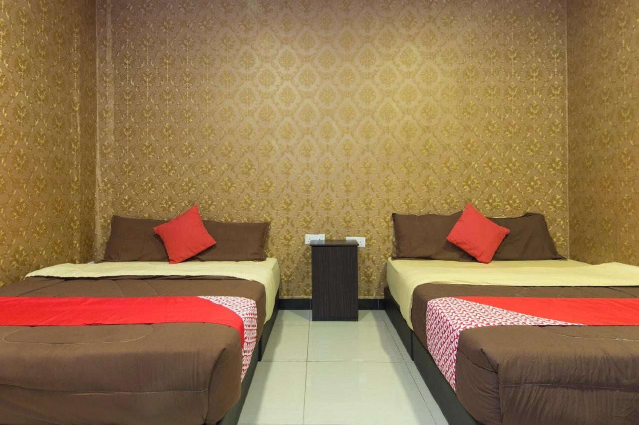Night Queen Hotel Sepang Exterior photo