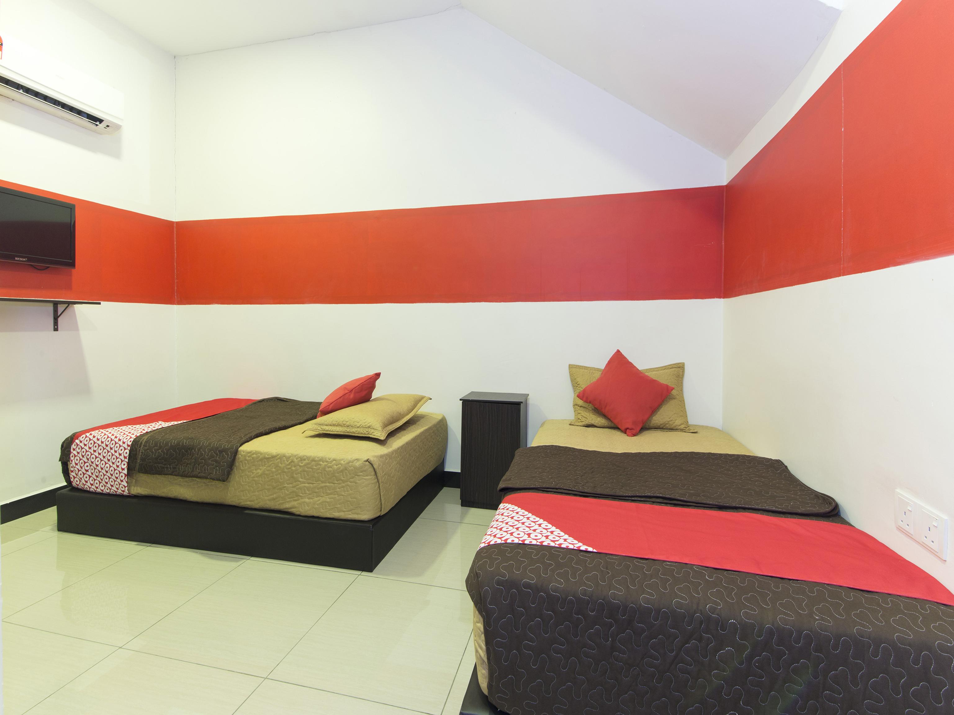 Night Queen Hotel Sepang Exterior photo