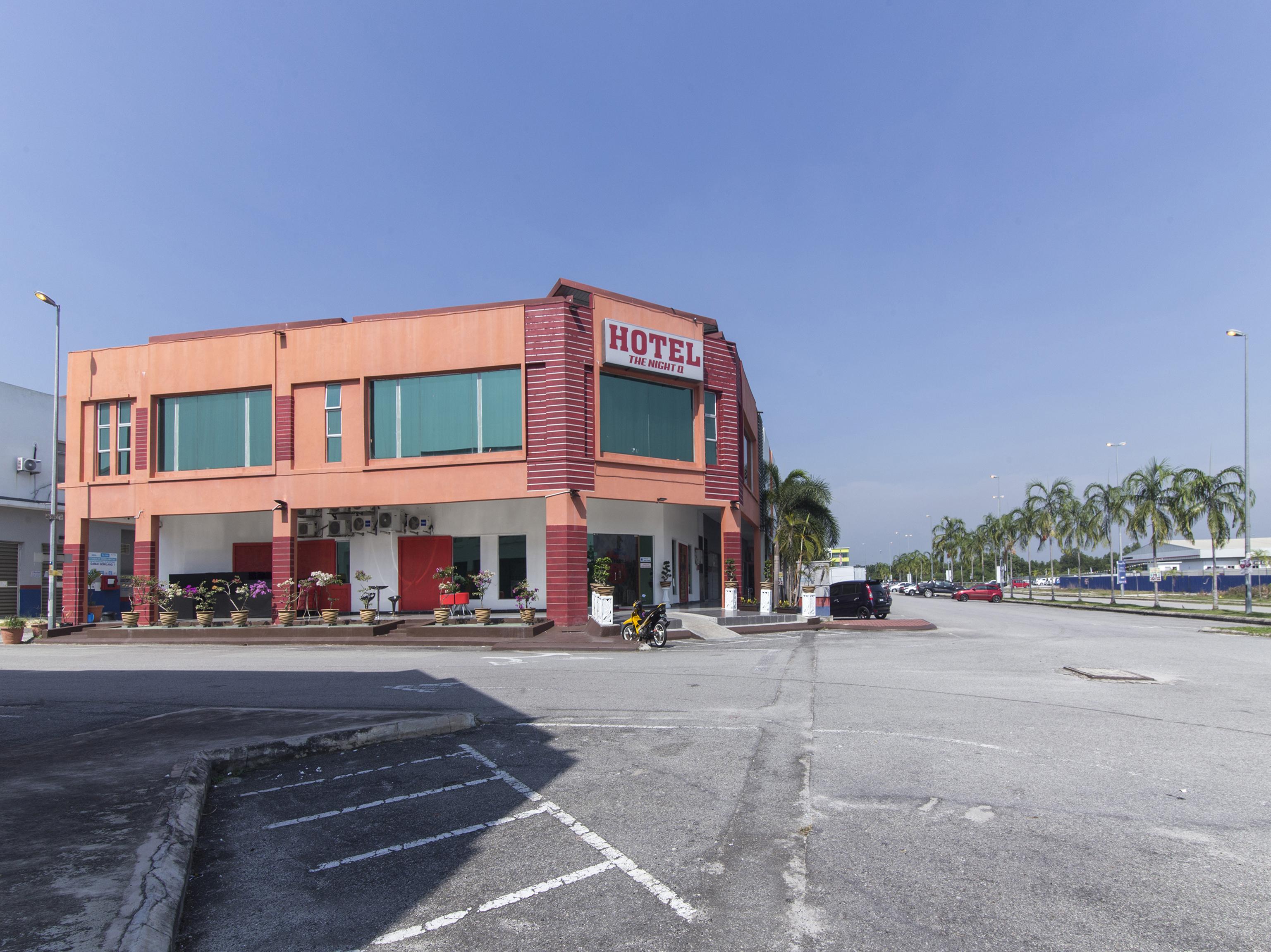 Night Queen Hotel Sepang Exterior photo