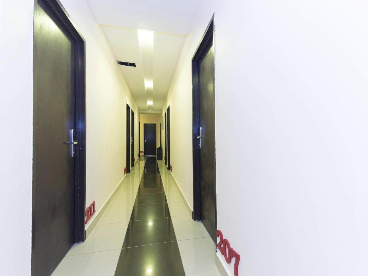 Night Queen Hotel Sepang Exterior photo
